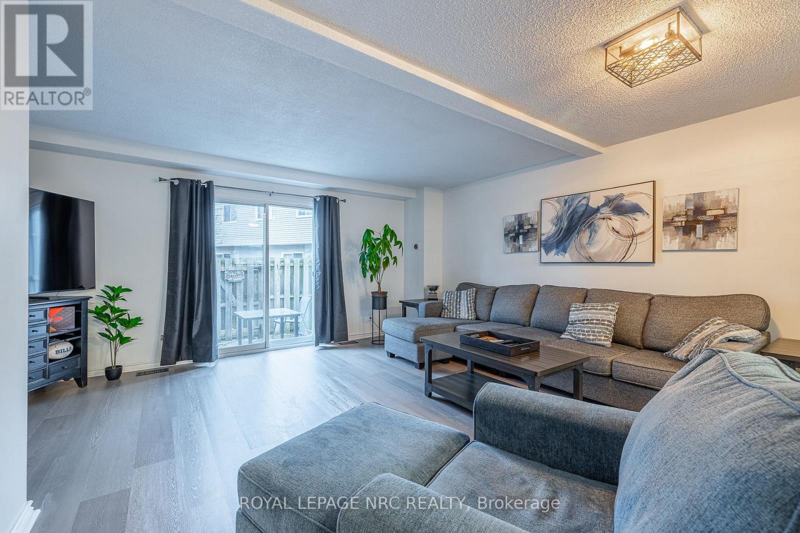 63 - 8136 Coventry Road, Niagara Falls, Ontario  L2H 2X6 - Photo 13 - X12691172