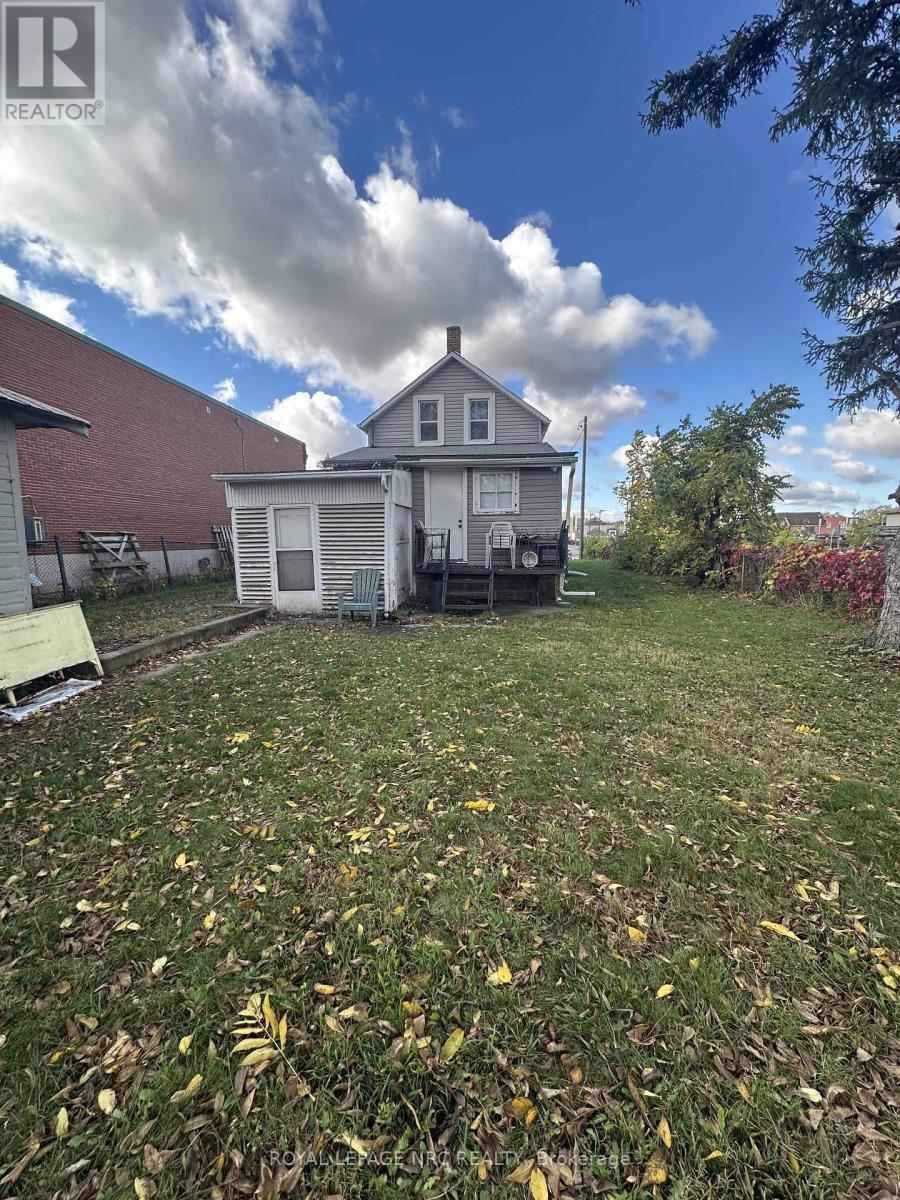 5930 Fallsview Avenue, Niagara Falls, Ontario   - Photo 14 - X12691228