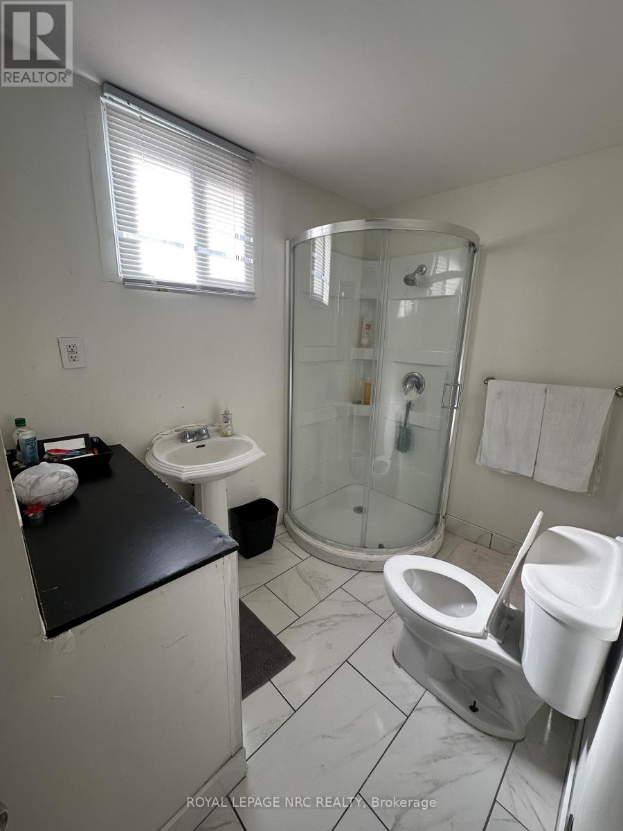 5930 Fallsview Avenue, Niagara Falls, Ontario   - Photo 15 - X12691228