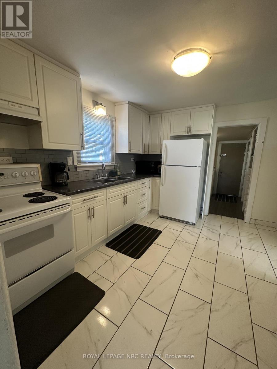 5930 Fallsview Avenue, Niagara Falls, Ontario   - Photo 18 - X12691228