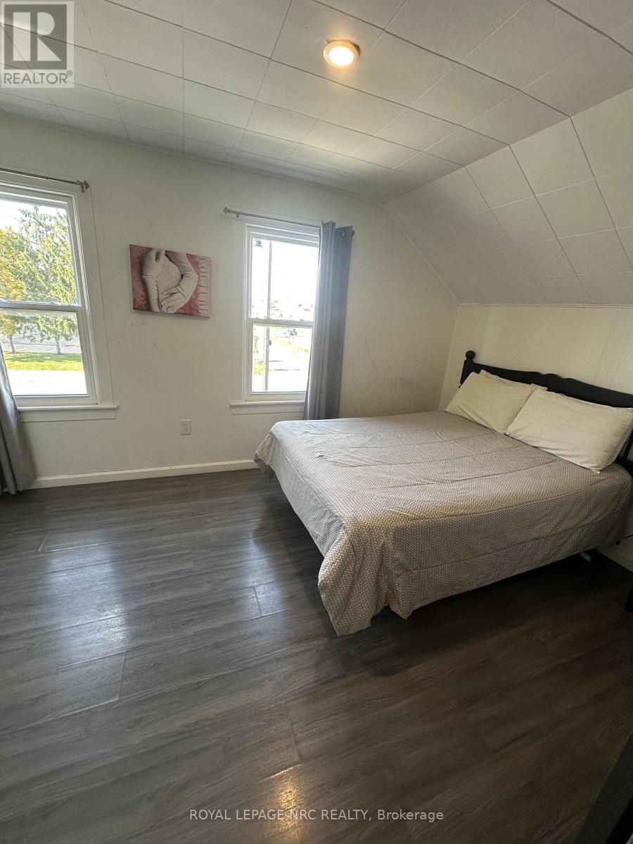 5930 Fallsview Avenue, Niagara Falls, Ontario   - Photo 9 - X12691228