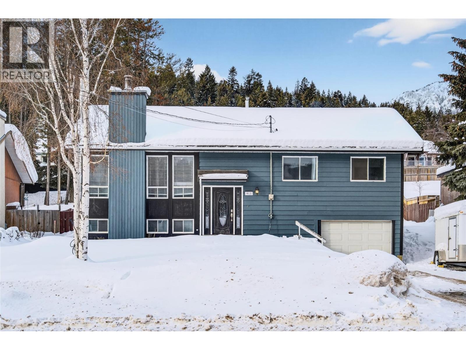 911 Alpine Way, elkford, British Columbia