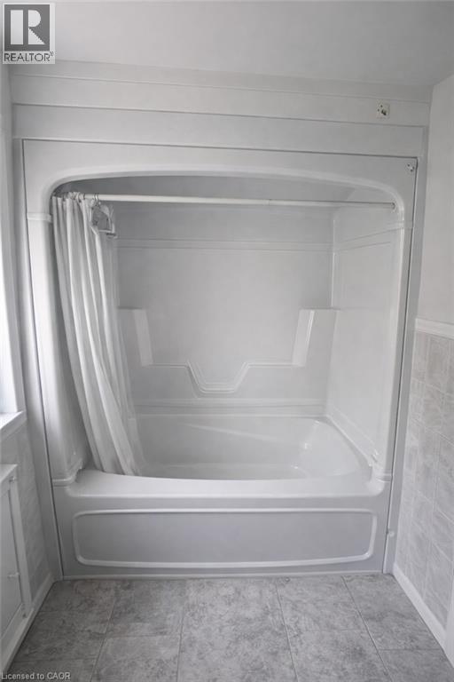 4942 Armoury Street, Niagara Falls, Ontario  L2E 1T1 - Photo 7 - 40797990