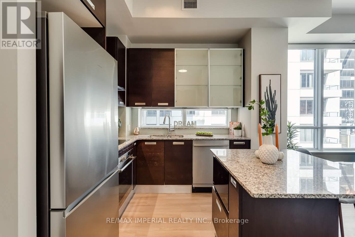 1101 - 21 Balmuto Street, Toronto, Ontario  M4Y 1W4 - Photo 10 - C12690938