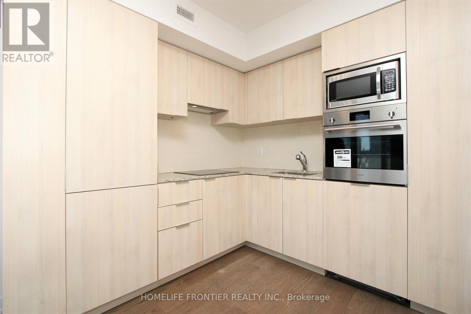 1011 - 11 Wellesley Street W, Toronto, Ontario  M4Y 1E8 - Photo 4 - C12691112