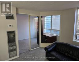 1802 - 633 BAY STREET, Toronto, Ontario