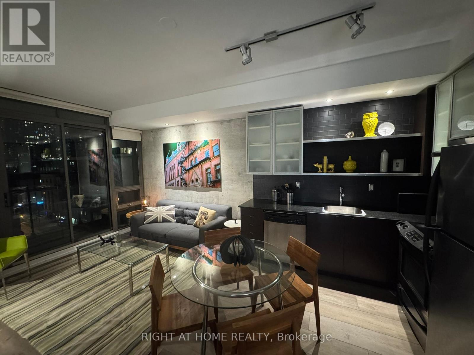 805 - 33 Lombard Street, Toronto, Ontario  M5C 3H8 - Photo 6 - C12691202