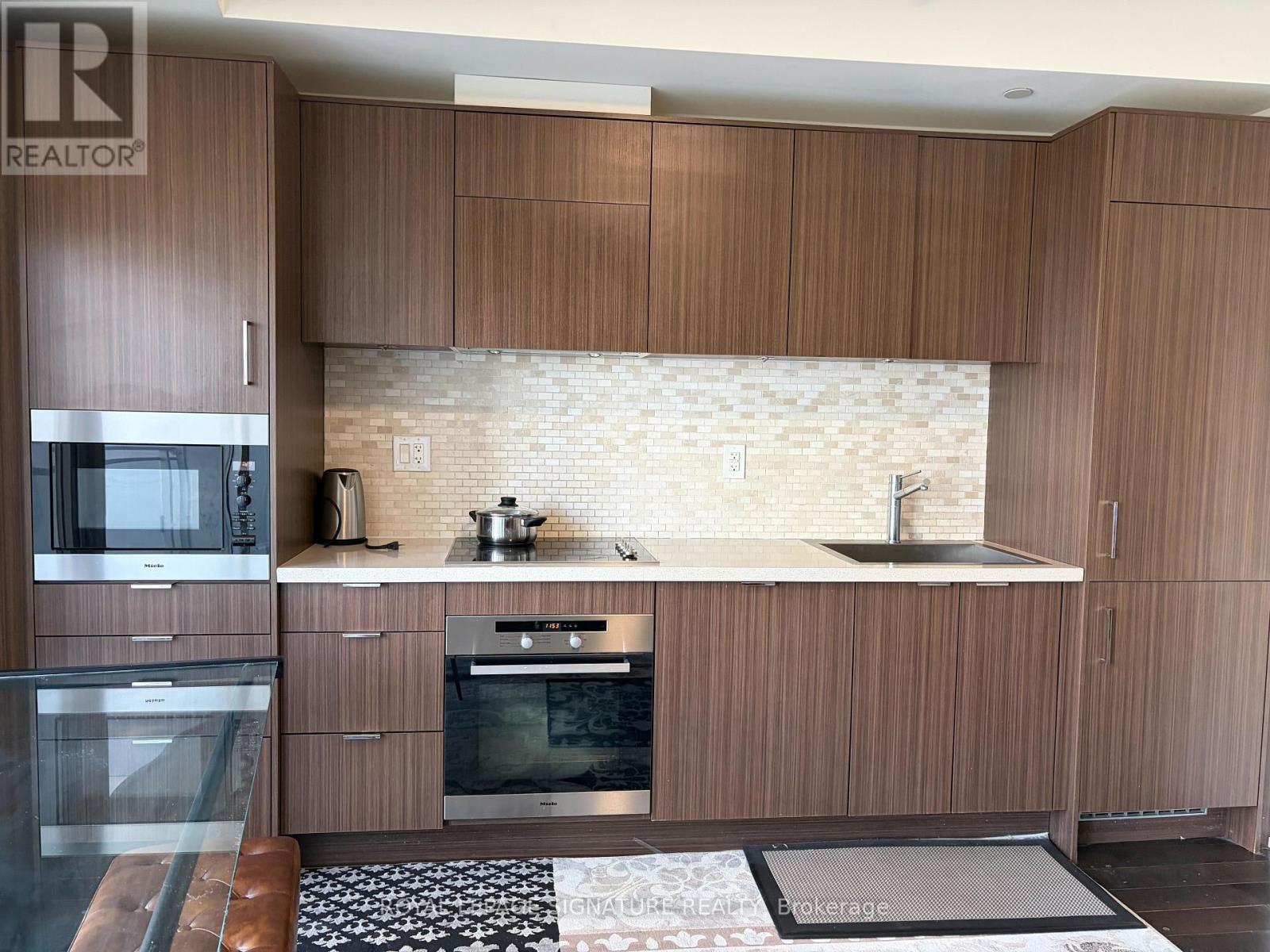 2305 - 21 Widmer Street, Toronto, Ontario  M5V 0B8 - Photo 5 - C12691234