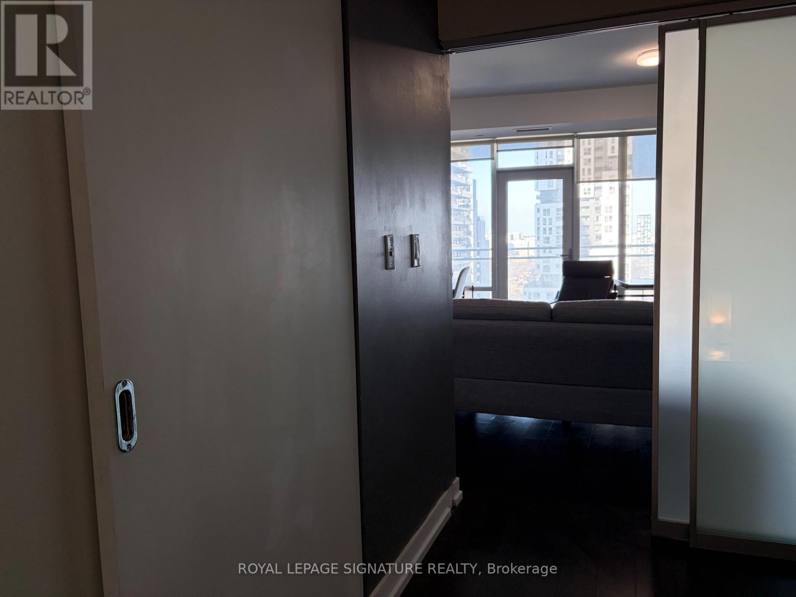 2305 - 21 Widmer Street, Toronto, Ontario  M5V 0B8 - Photo 8 - C12691234