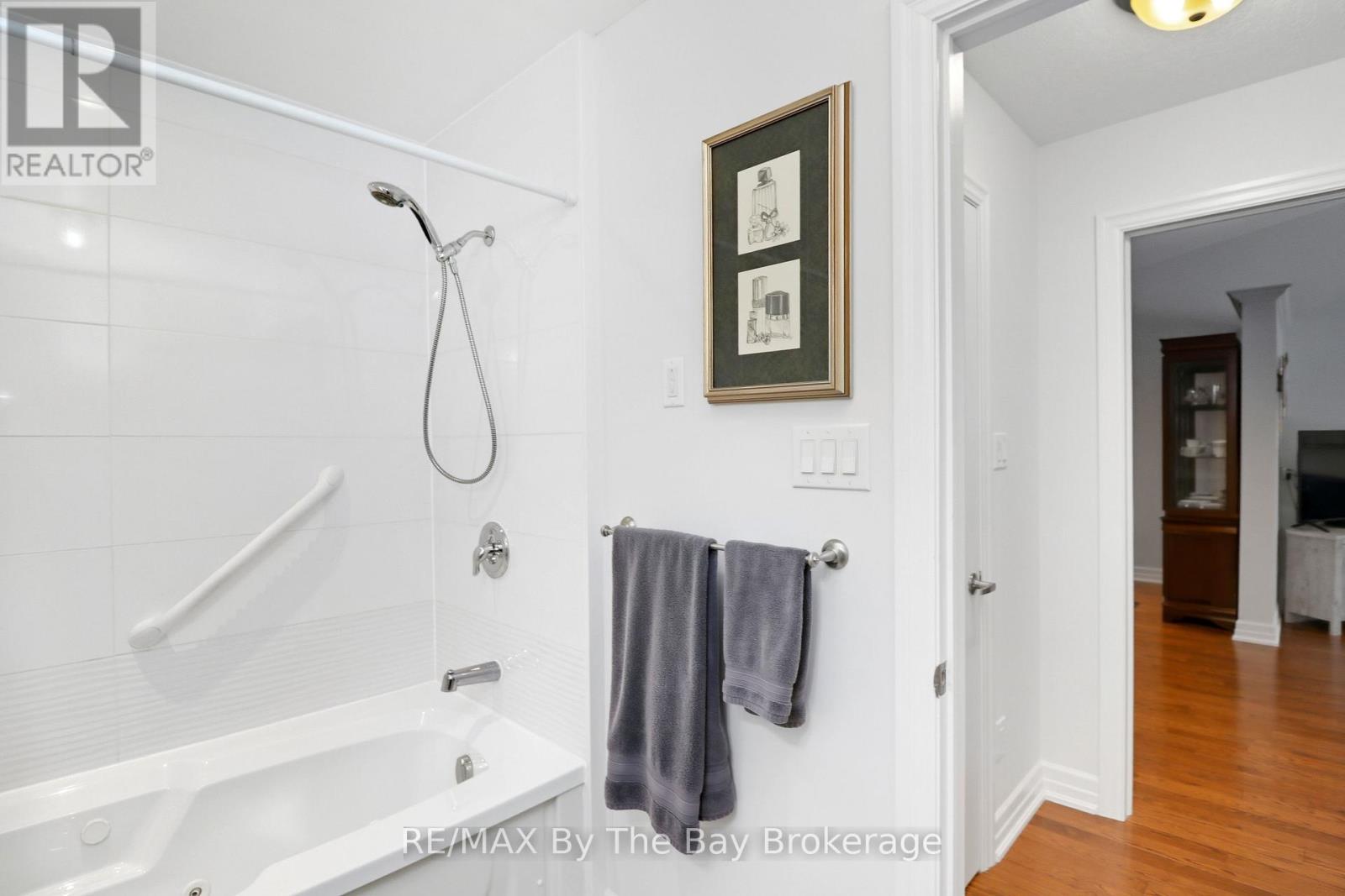 39 Greenway Drive, Wasaga Beach, Ontario  L9Z 0E6 - Photo 15 - S12691016