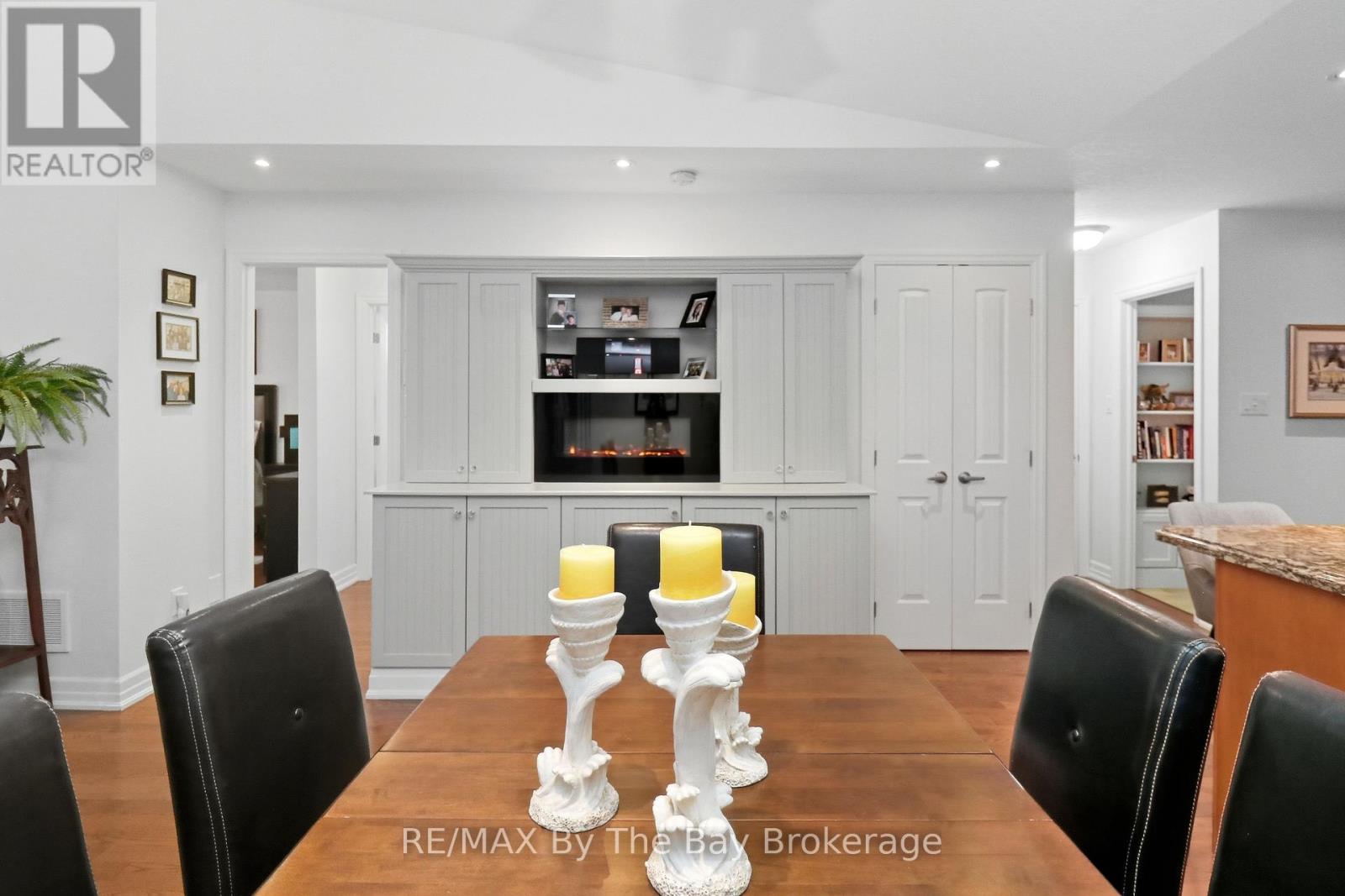 39 Greenway Drive, Wasaga Beach, Ontario  L9Z 0E6 - Photo 10 - S12691016