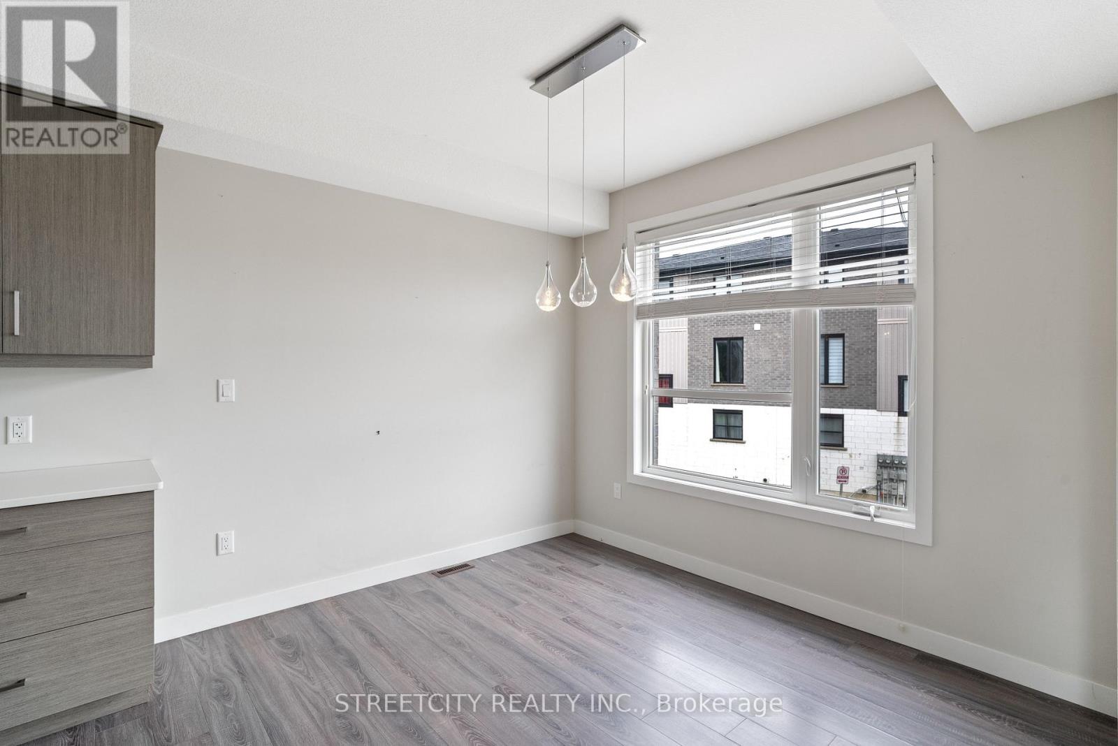 964 West Village Square, London North, Ontario  N6H 0J7 - Photo 14 - X12679572