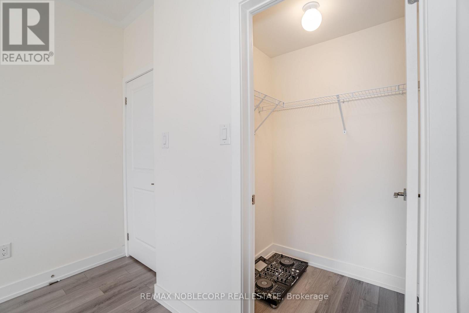 22 - 39 John Perkins Bull Drive, Toronto, Ontario  M3K 0C3 - Photo 16 - W12685966