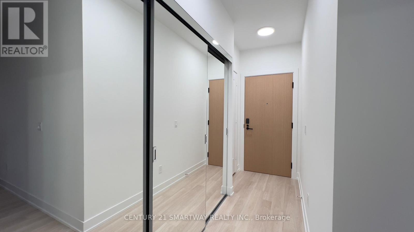 810 - 60 Central Park Roadway, Toronto, Ontario  M9A 0E6 - Photo 10 - W12690930