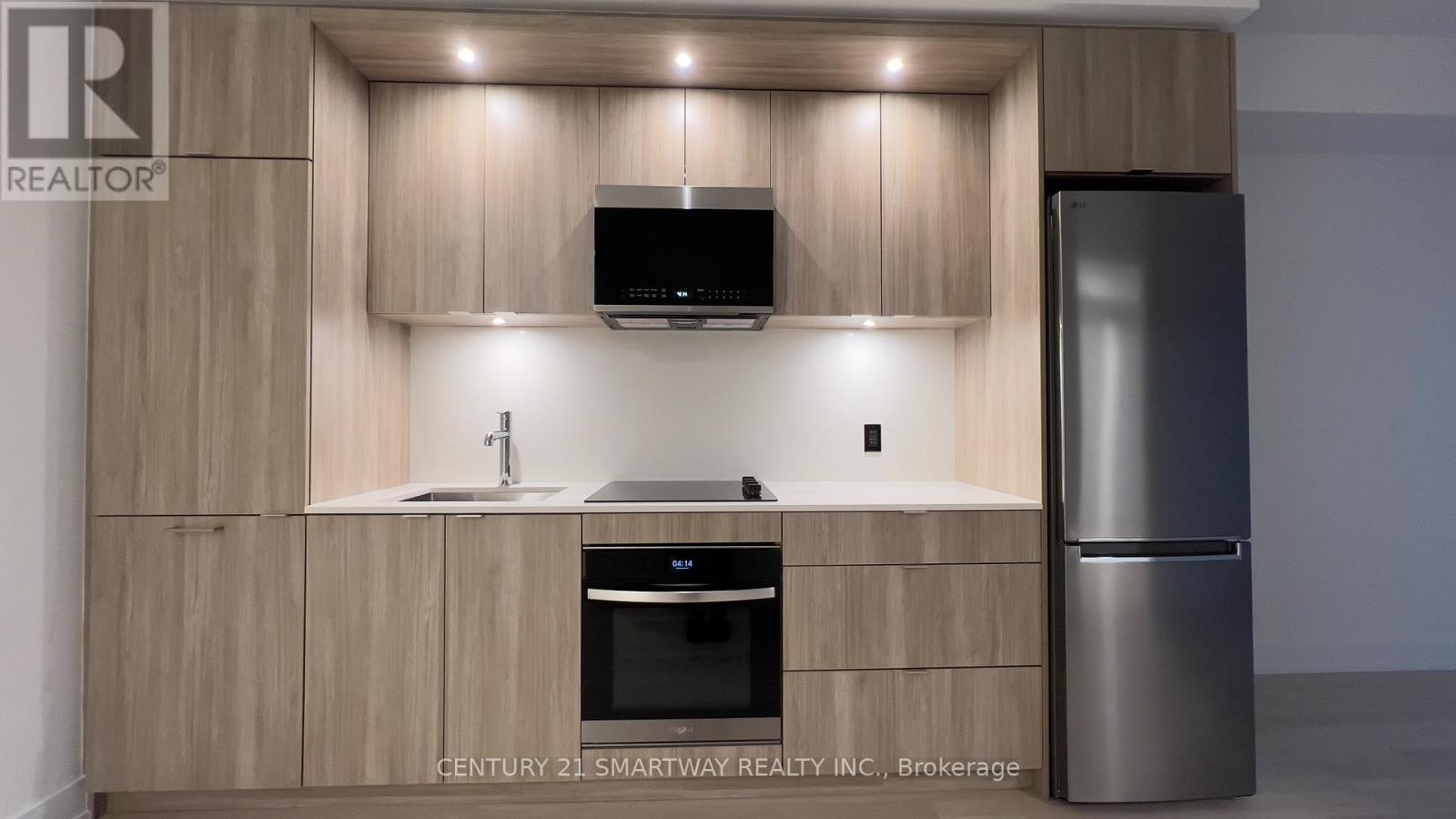 810 - 60 Central Park Roadway, Toronto, Ontario  M9A 0E6 - Photo 12 - W12690930