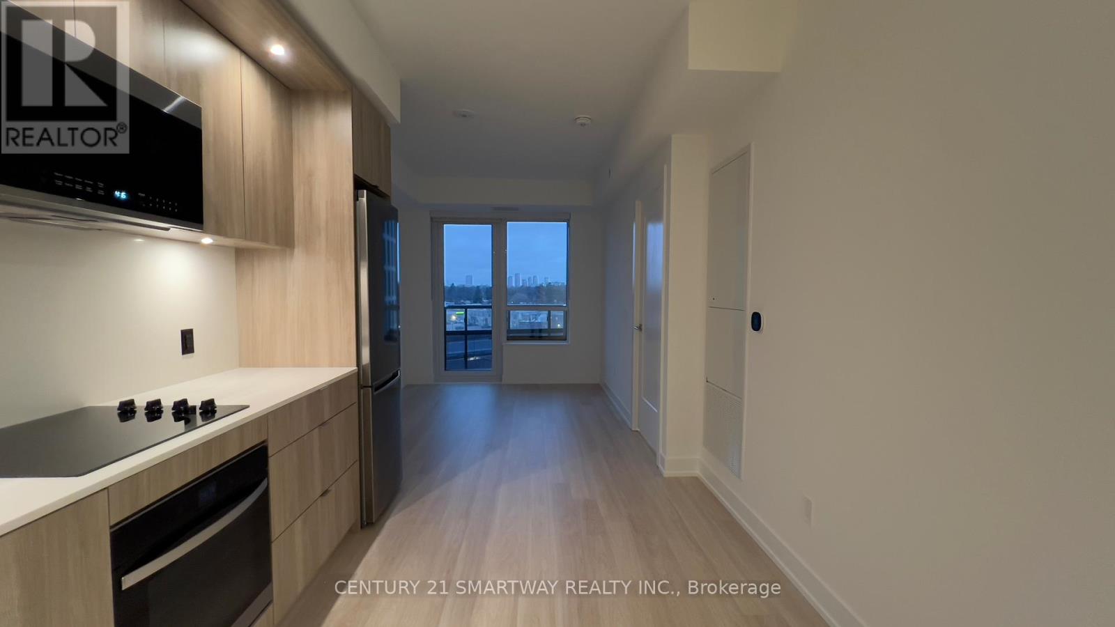 810 - 60 Central Park Roadway, Toronto, Ontario  M9A 0E6 - Photo 14 - W12690930