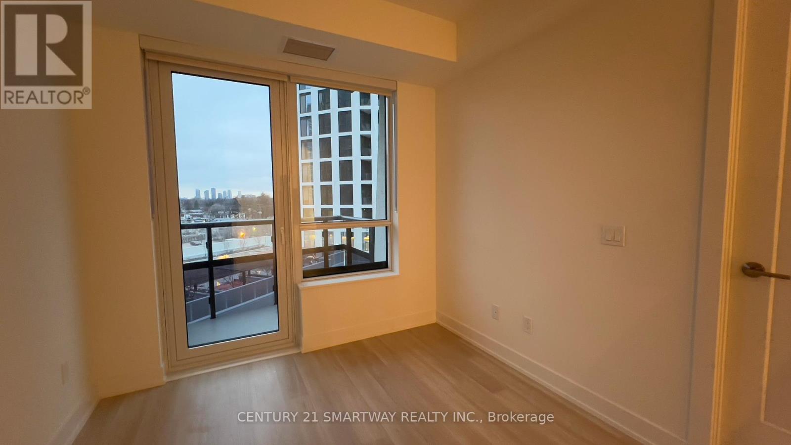 810 - 60 Central Park Roadway, Toronto, Ontario  M9A 0E6 - Photo 21 - W12690930