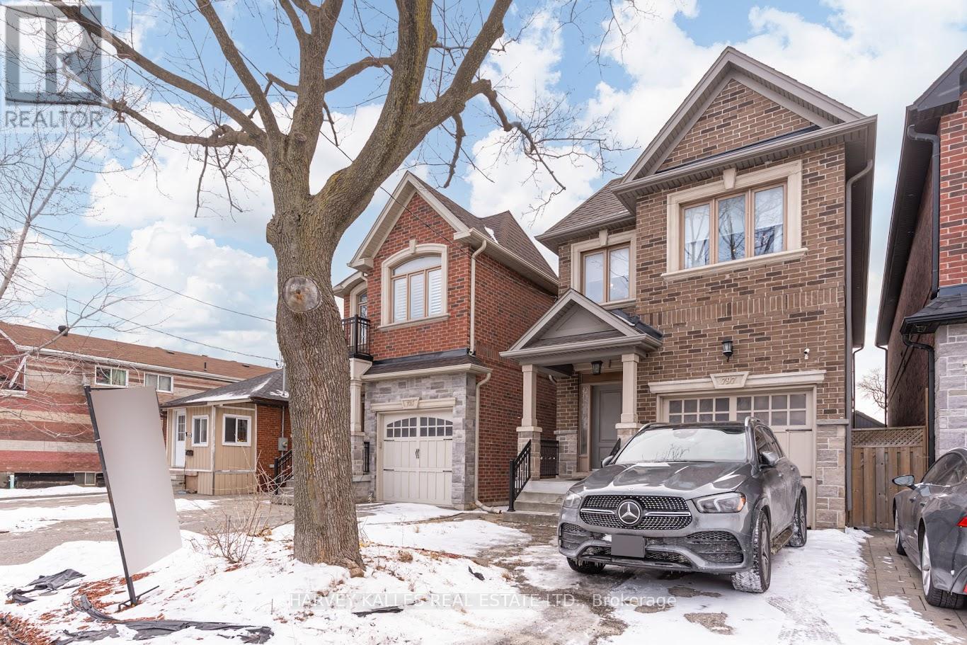 797 Oxford Street, Toronto, Ontario  M8Z 1L5 - Photo 4 - W12690940