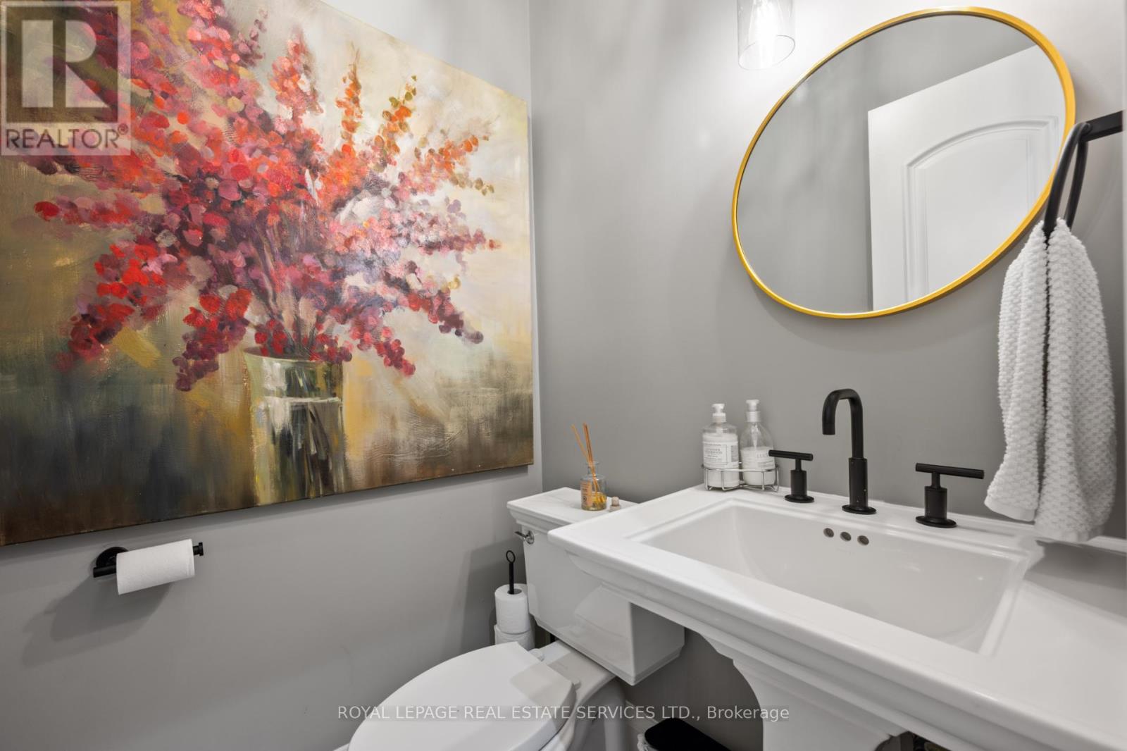 132 Strath Avenue, Toronto, Ontario  M8X 1R5 - Photo 17 - W12690956