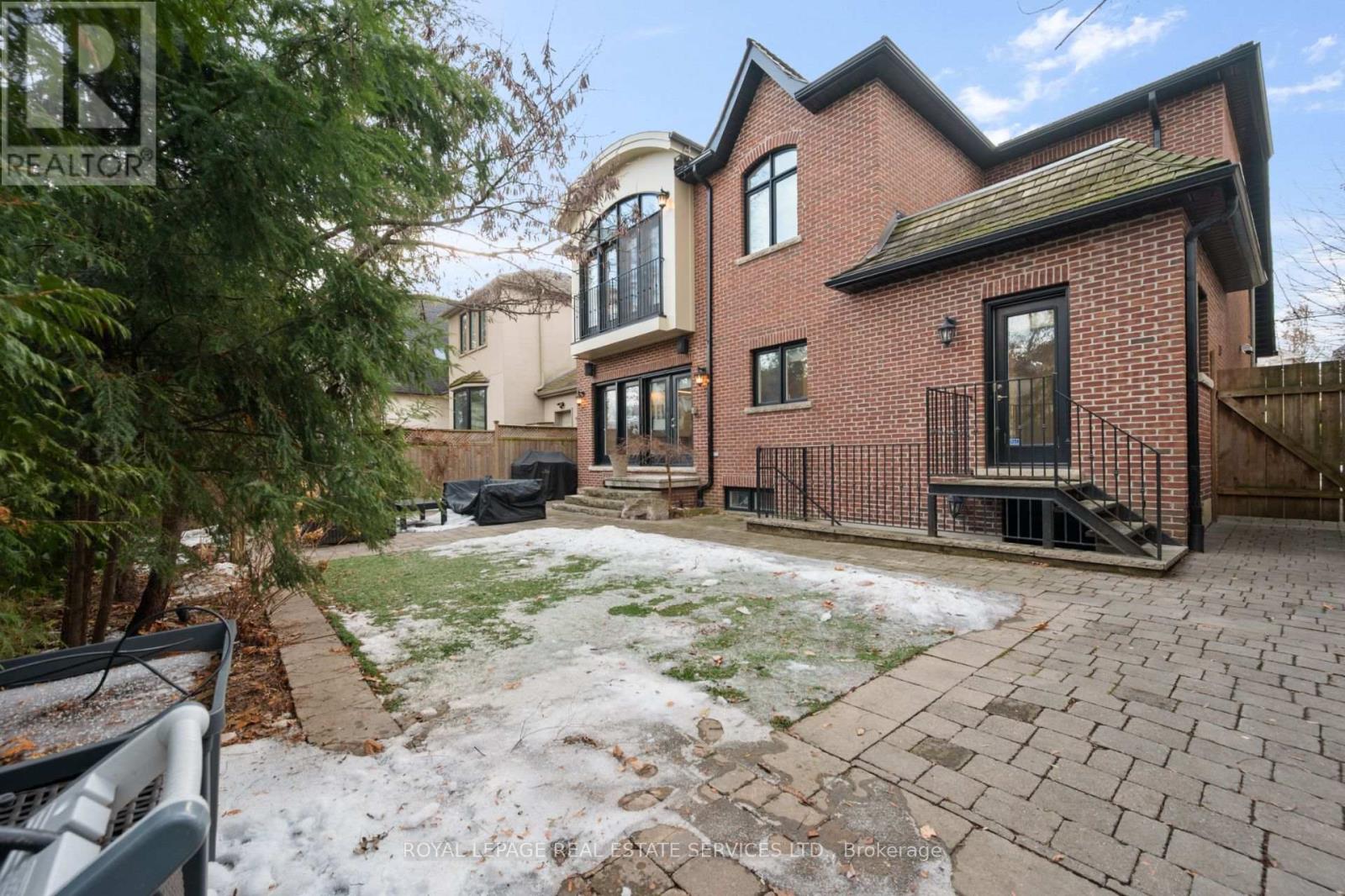 132 Strath Avenue, Toronto, Ontario  M8X 1R5 - Photo 35 - W12690956