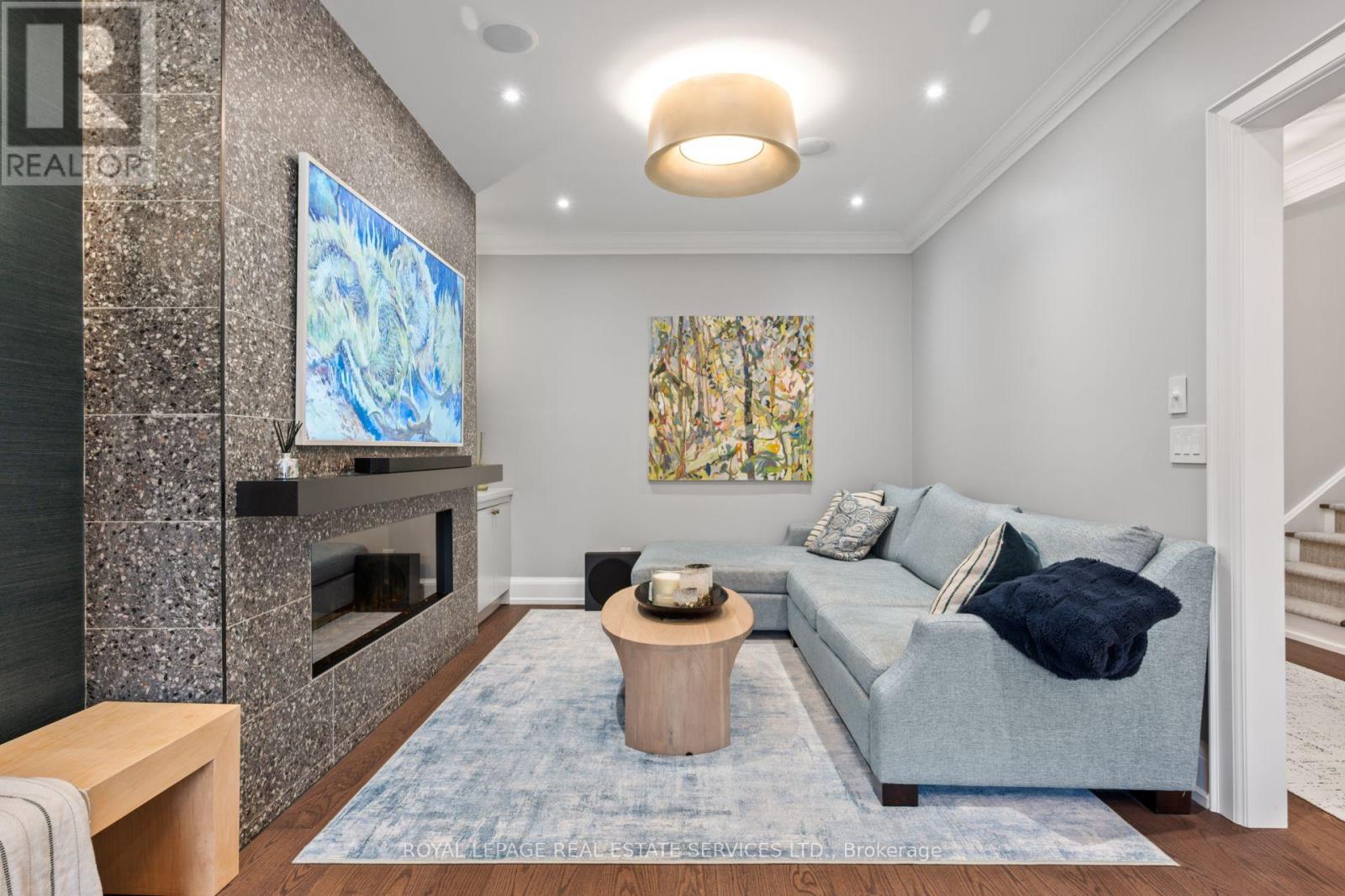 132 Strath Avenue, Toronto, Ontario  M8X 1R5 - Photo 4 - W12690956