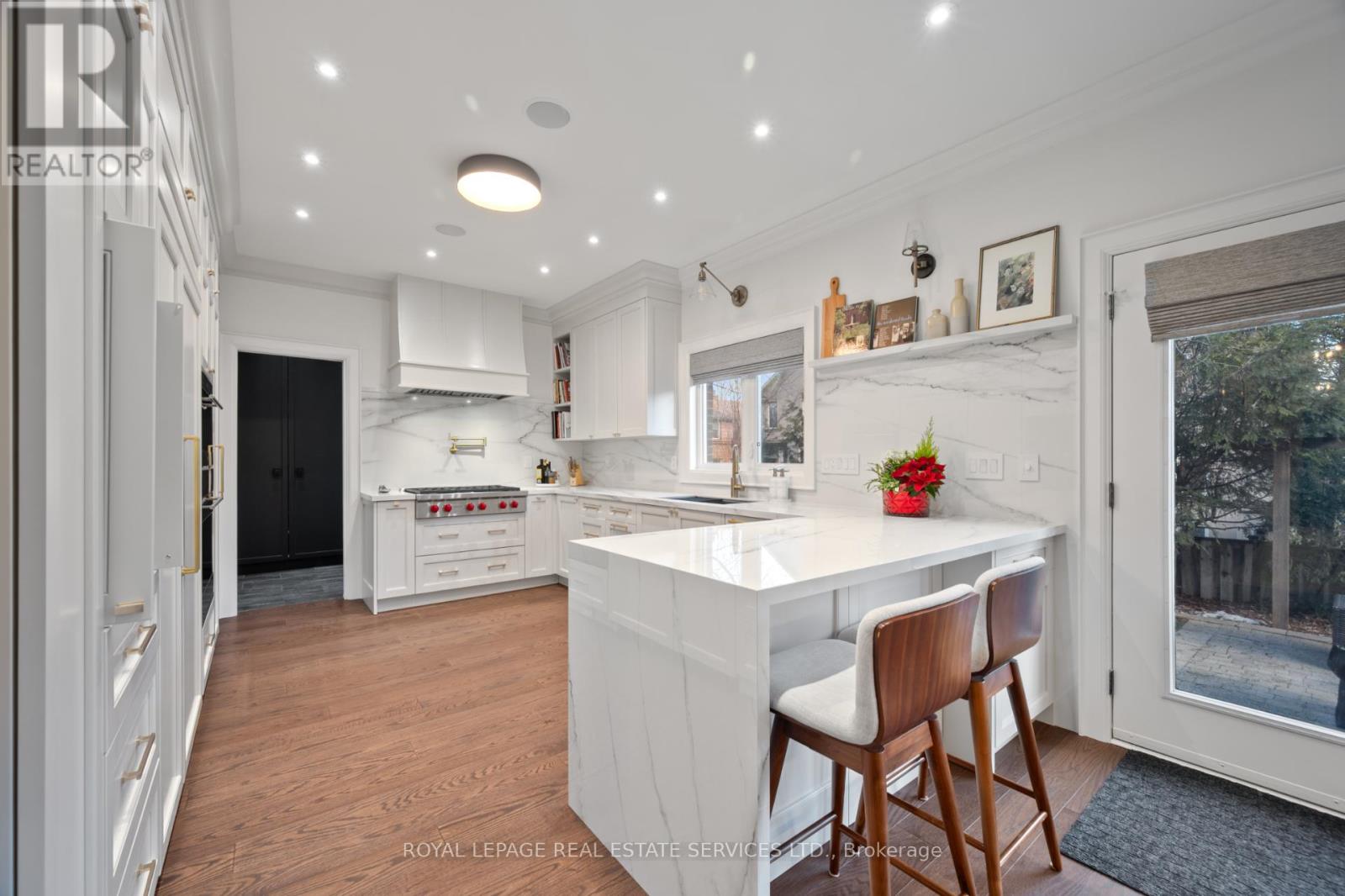 132 Strath Avenue, Toronto, Ontario  M8X 1R5 - Photo 8 - W12690956