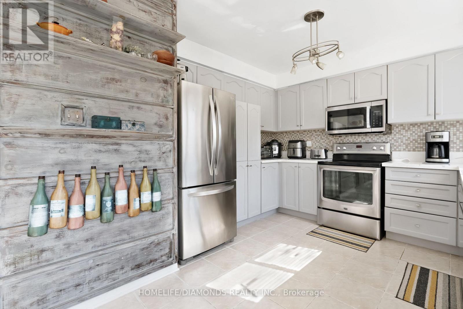 540 Delphine Drive, Burlington, Ontario  L7L 6X2 - Photo 17 - W12691022