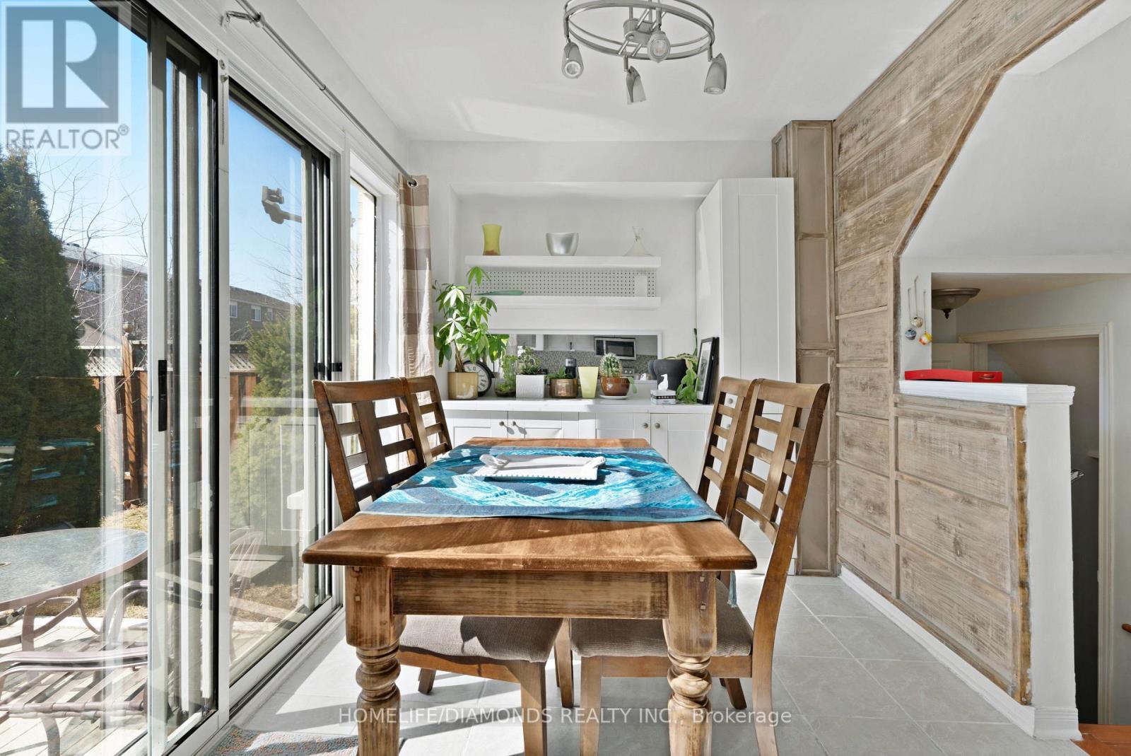 540 Delphine Drive, Burlington, Ontario  L7L 6X2 - Photo 19 - W12691022