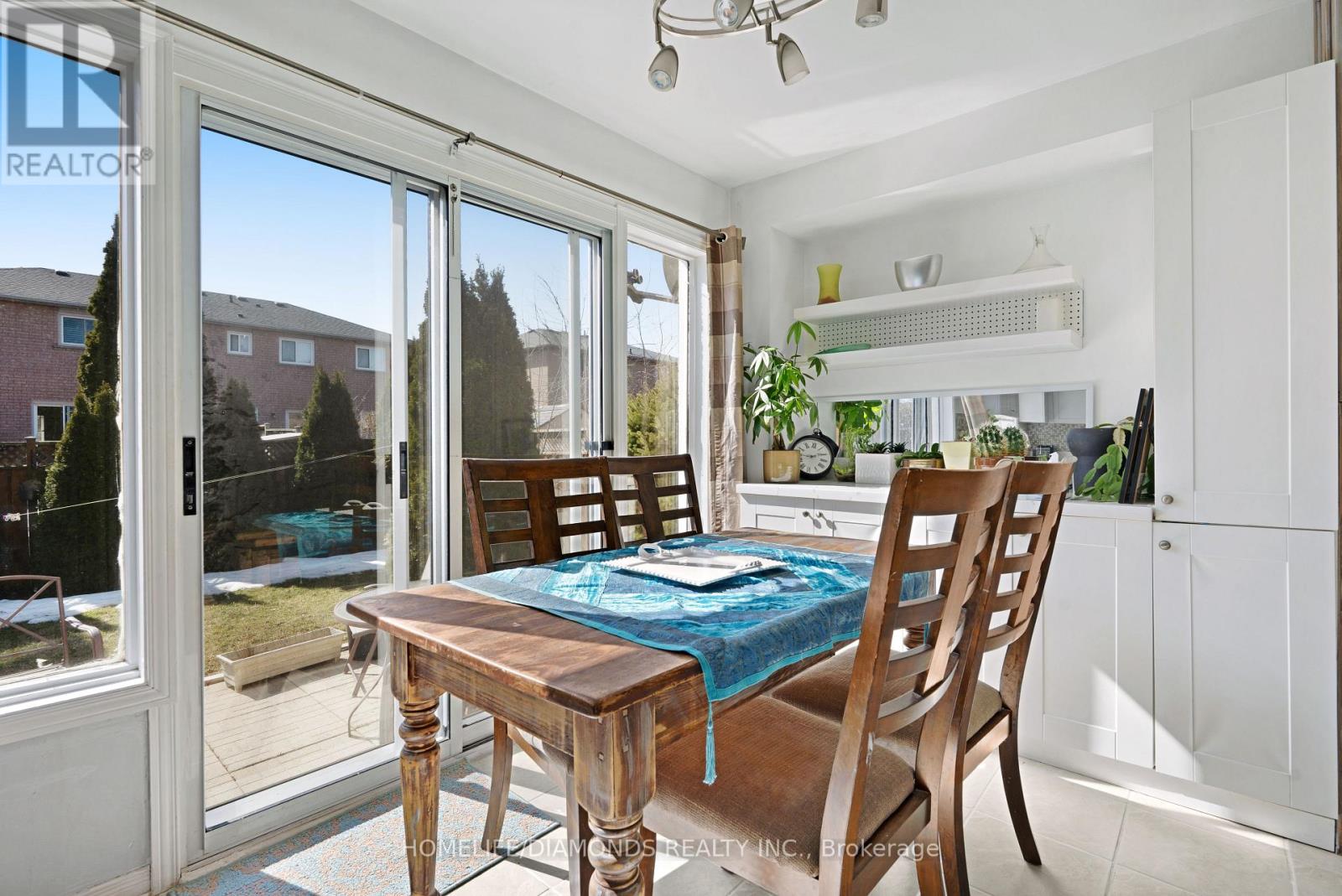 540 Delphine Drive, Burlington, Ontario  L7L 6X2 - Photo 20 - W12691022