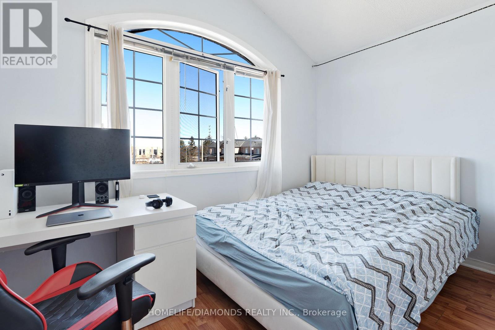 540 Delphine Drive, Burlington, Ontario  L7L 6X2 - Photo 34 - W12691022