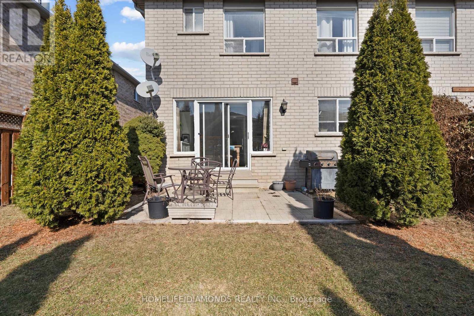 540 Delphine Drive, Burlington, Ontario  L7L 6X2 - Photo 39 - W12691022