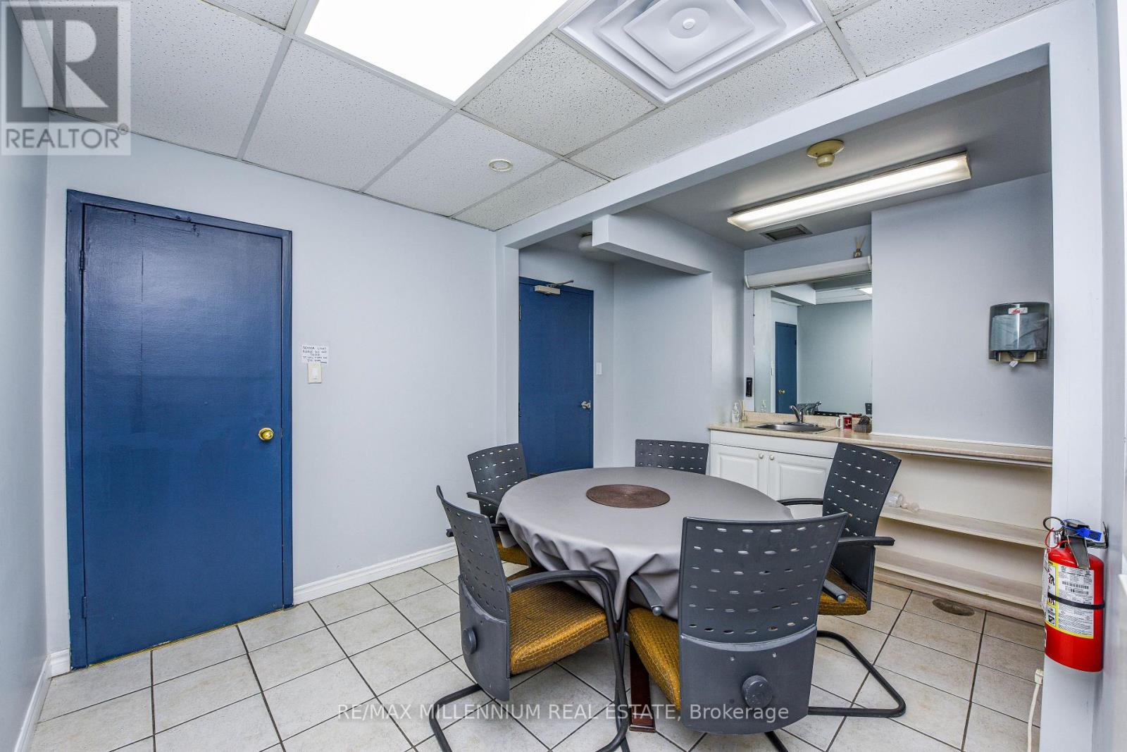 218 - 1300 Steeles Avenue E, Brampton, Ontario  L6T 1A2 - Photo 8 - W12691058