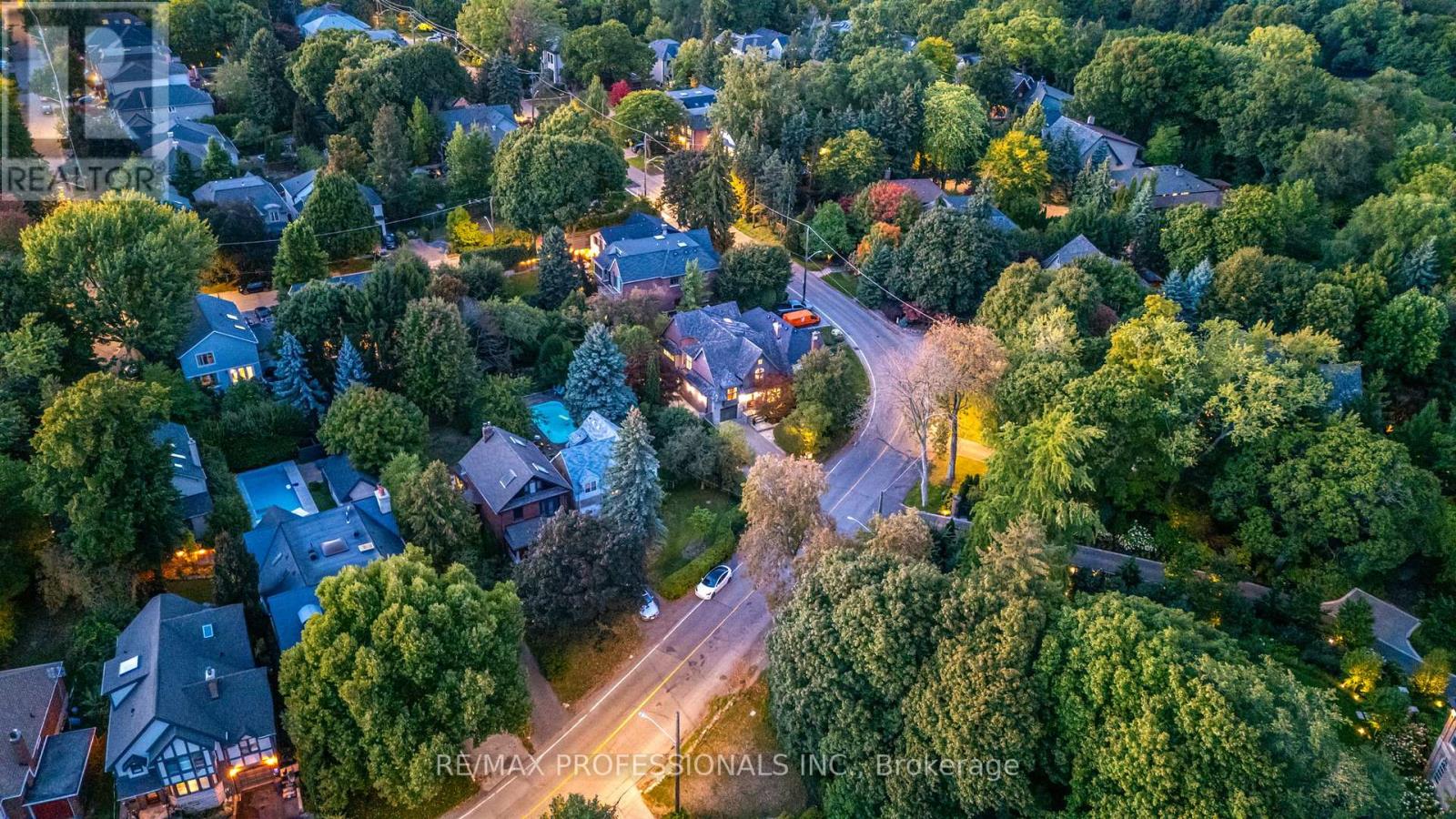 80 Kingsway Crescent, Toronto, Ontario  M8X 2R6 - Photo 49 - W12691090