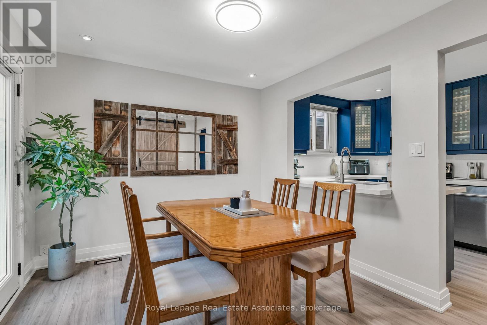 1034 Meredith Avenue, Mississauga, Ontario  L5E 2C7 - Photo 19 - W12691102