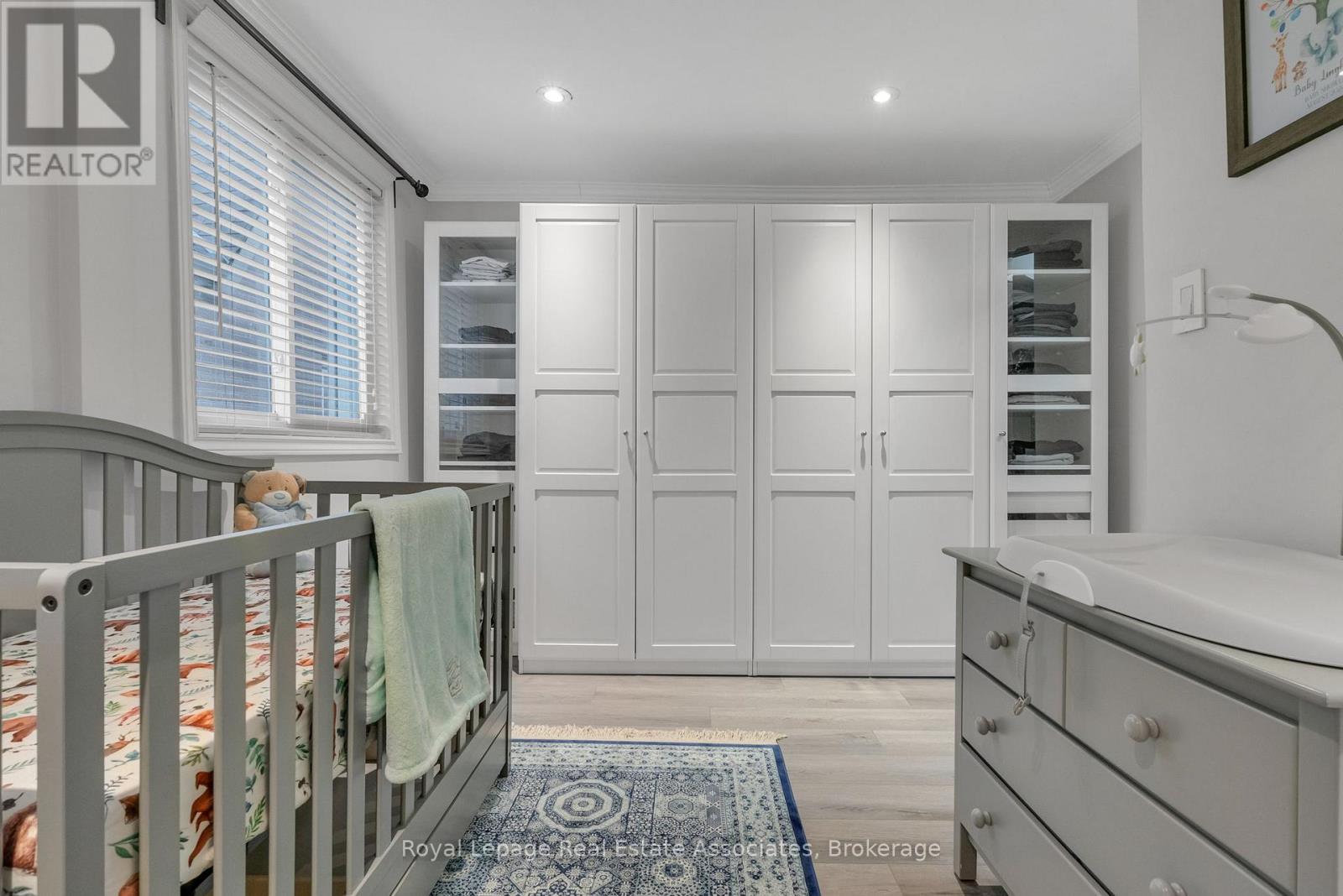 1034 Meredith Avenue, Mississauga, Ontario  L5E 2C7 - Photo 25 - W12691102