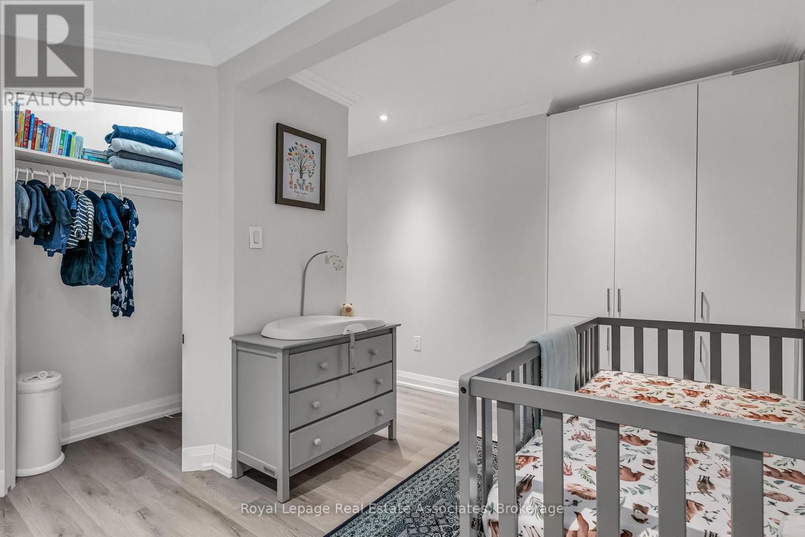 1034 Meredith Avenue, Mississauga, Ontario  L5E 2C7 - Photo 26 - W12691102