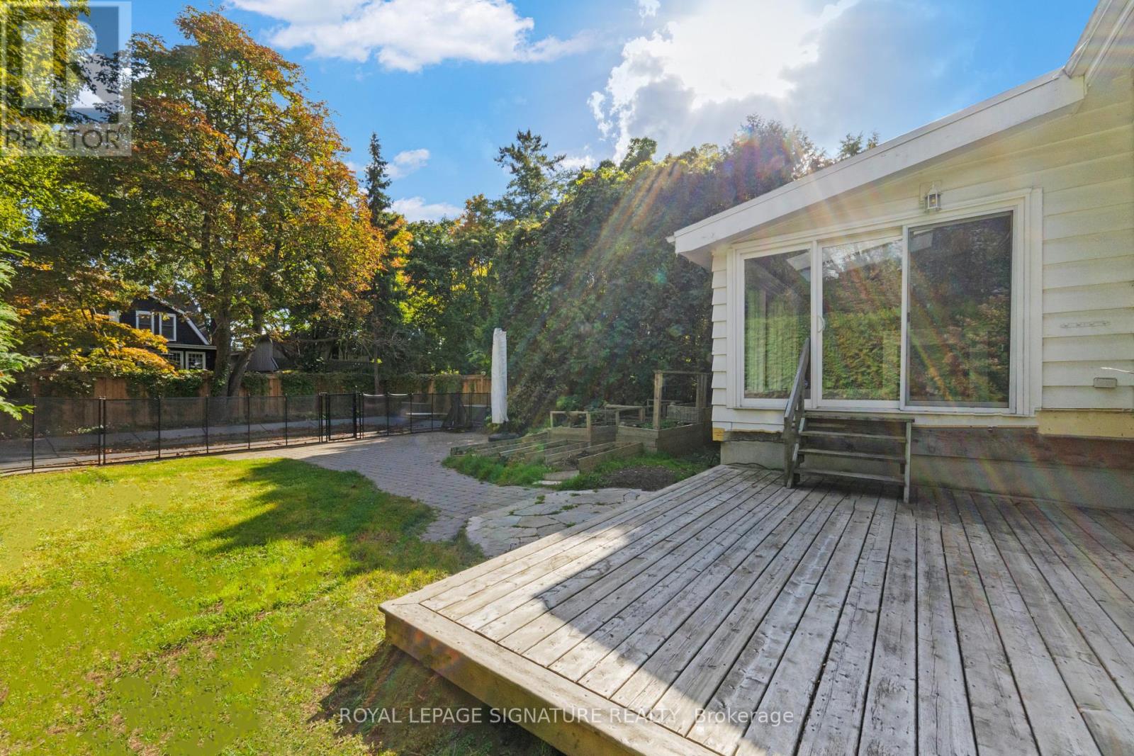 324 Spruce Street, Oakville, Ontario  L6J 2H1 - Photo 7 - W12691106