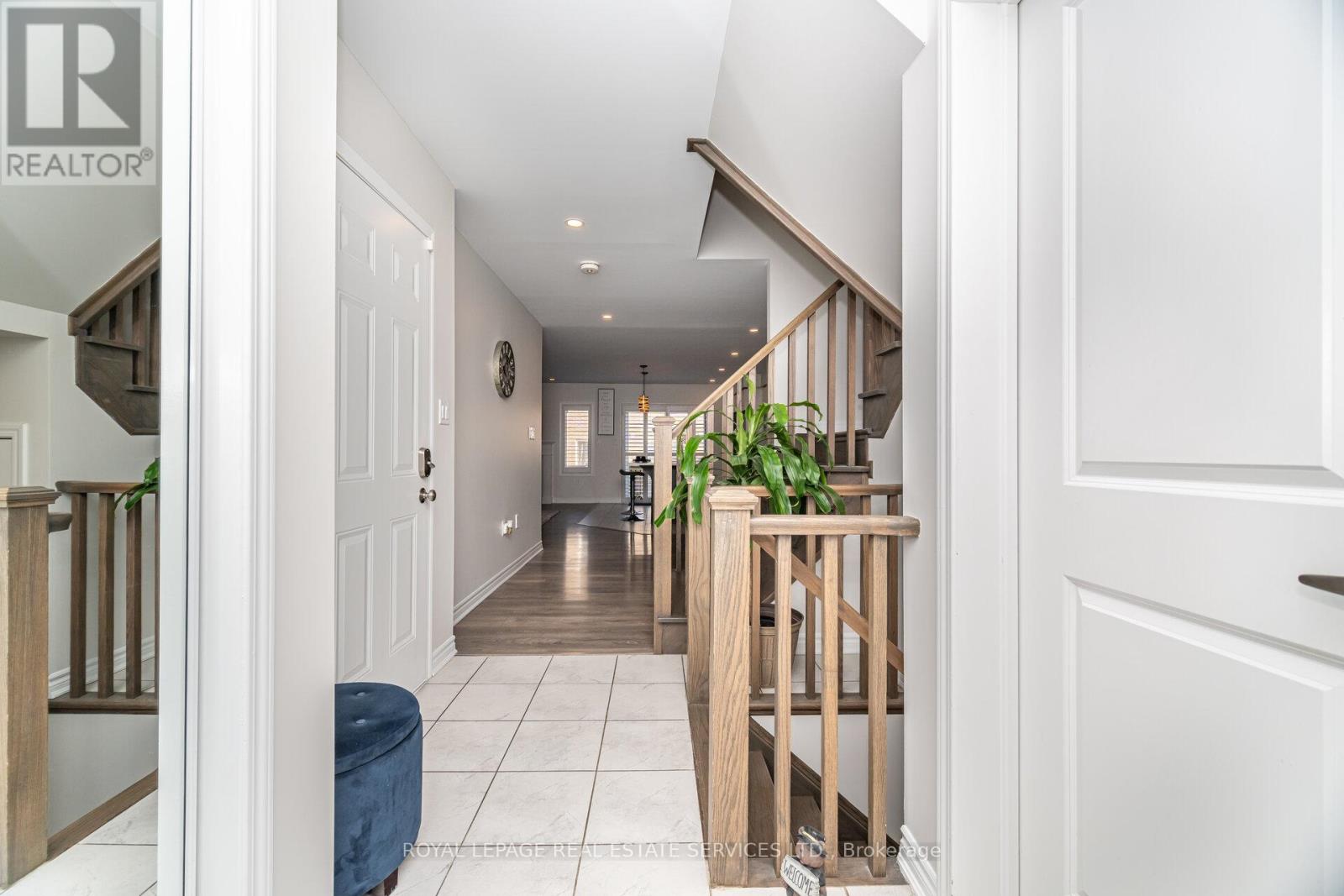 290 Beasley Terrace S, Milton, Ontario  L9E 1C5 - Photo 4 - W12691168