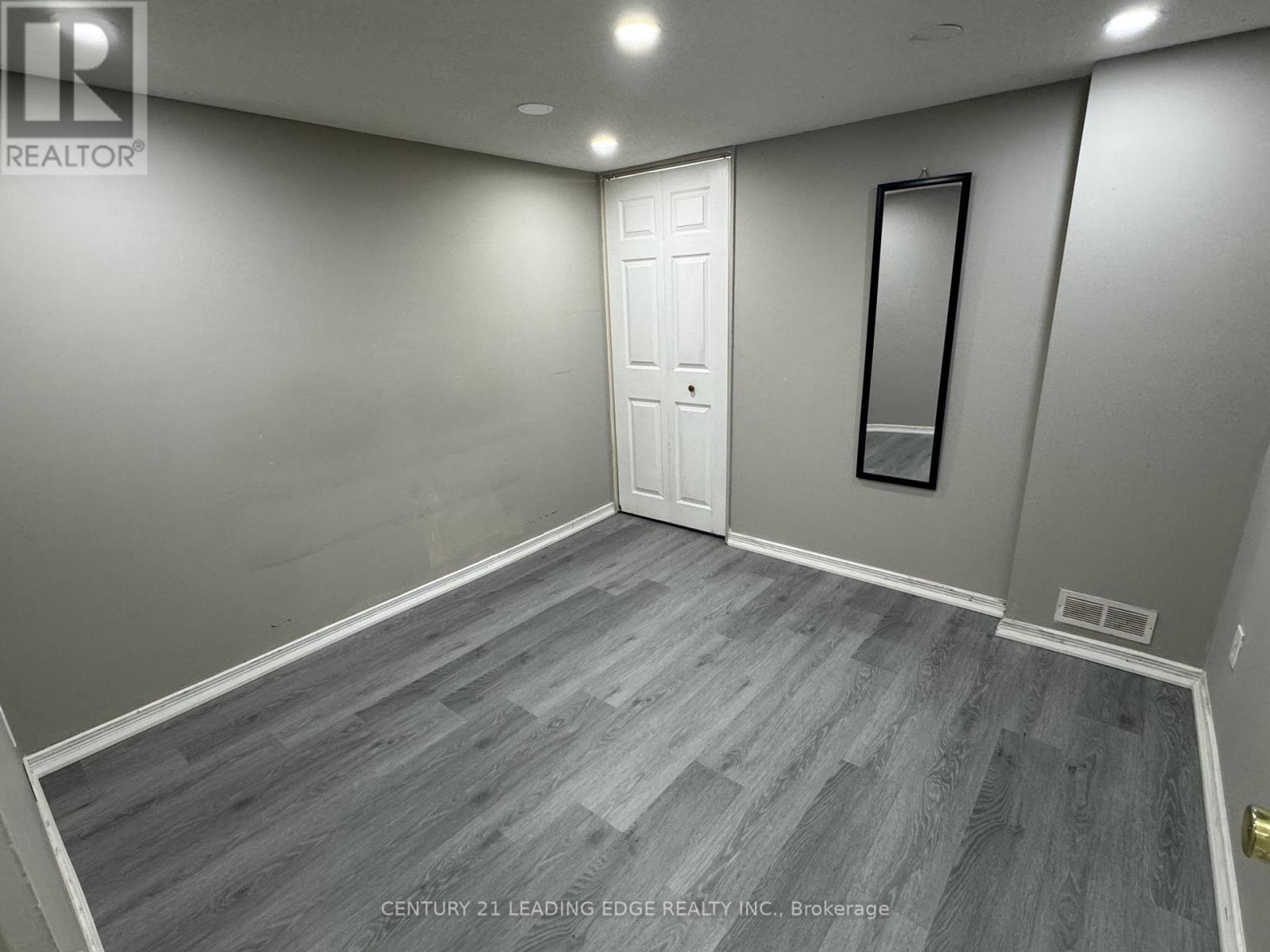 7610 Black Walnut Trail, Mississauga, Ontario  L5N 8A7 - Photo 16 - W12691198