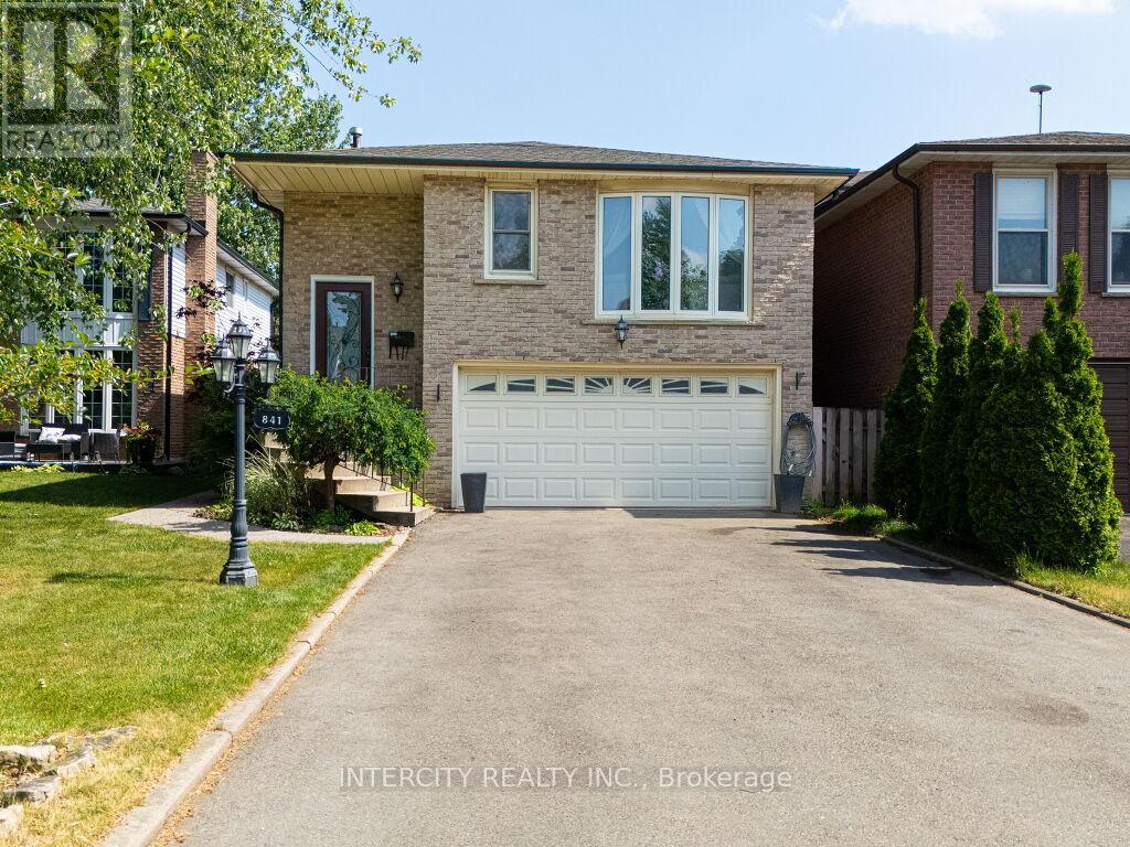 841 Coulson Avenue, Milton, Ontario  L9T 4K3 - Photo 2 - W12691200