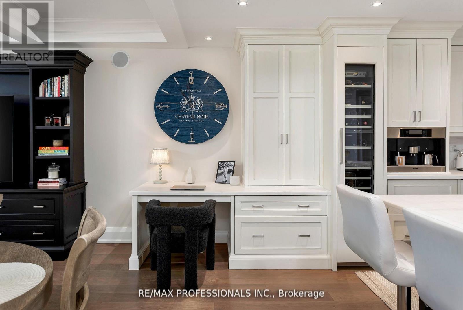 304 - 71 Old Mill Road, Toronto, Ontario  M8X 1G9 - Photo 13 - W12691222