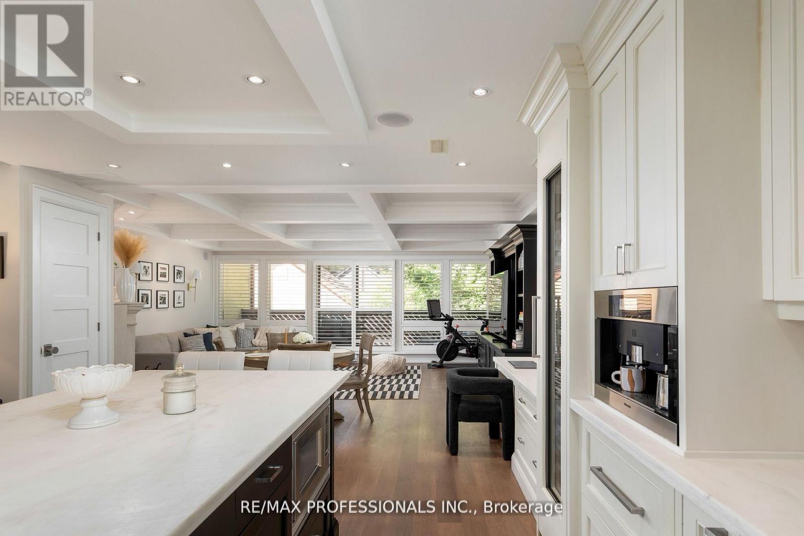 304 - 71 Old Mill Road, Toronto, Ontario  M8X 1G9 - Photo 6 - W12691222