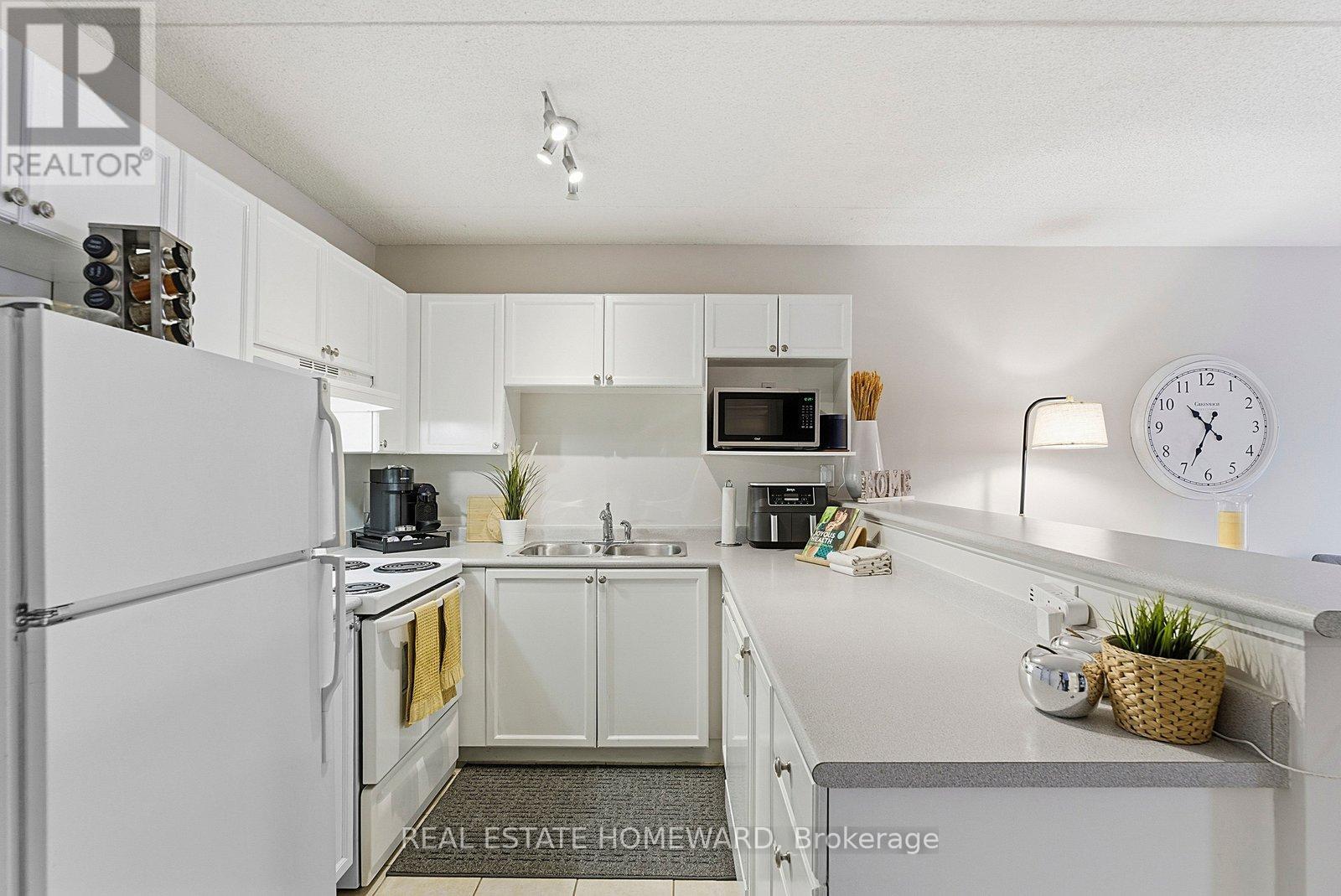 309 - 1451 Walker's Line, Burlington, Ontario  L7M 4P1 - Photo 6 - W12691240