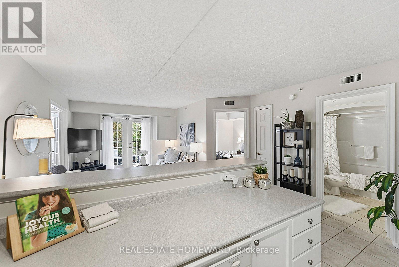 309 - 1451 Walker's Line, Burlington, Ontario  L7M 4P1 - Photo 7 - W12691240