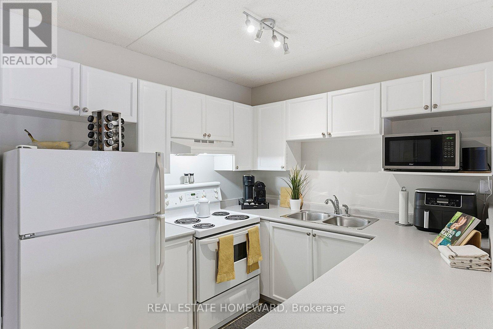 309 - 1451 Walker's Line, Burlington, Ontario  L7M 4P1 - Photo 8 - W12691240