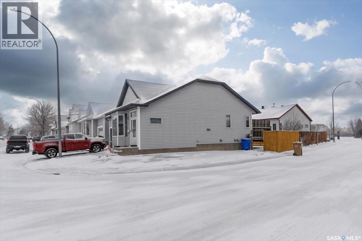 1007 Cypress Way, Regina, Saskatchewan  S4X 4R5 - Photo 2 - SK026715