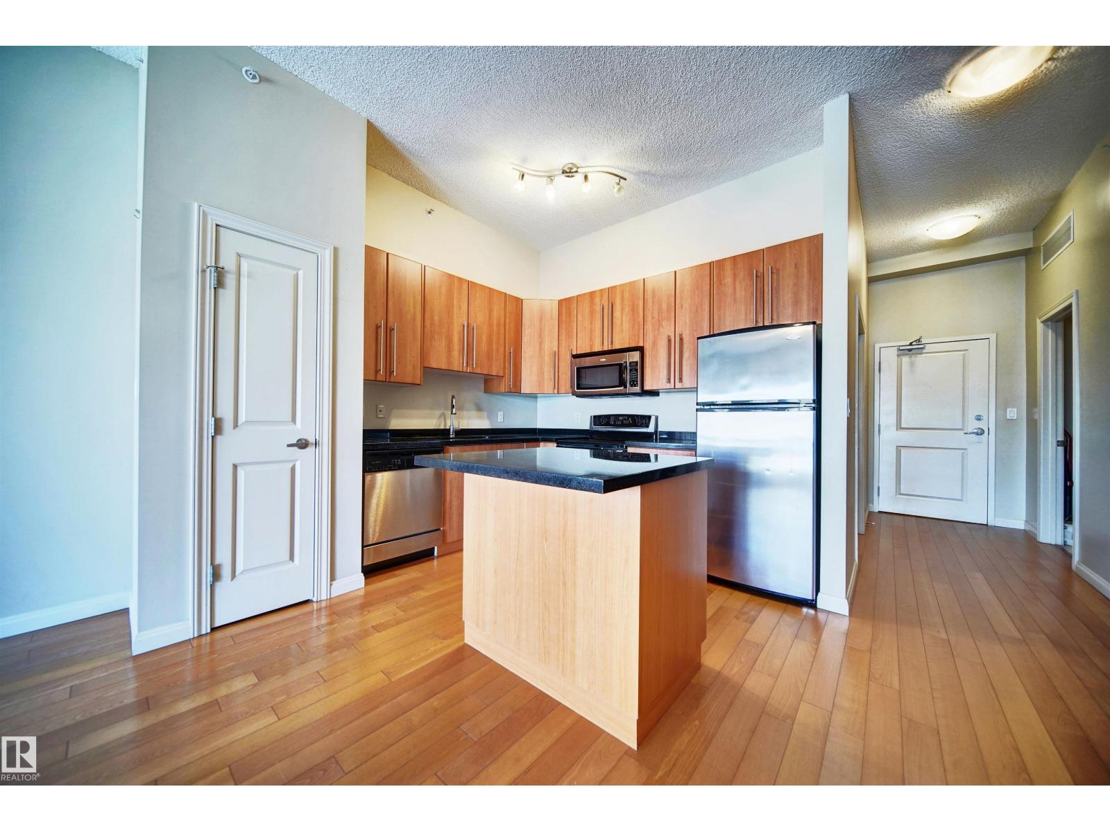 #1206 9819 104 St Nw, Edmonton, Alberta T5K 0Y8 - Photo 2 - E4469868