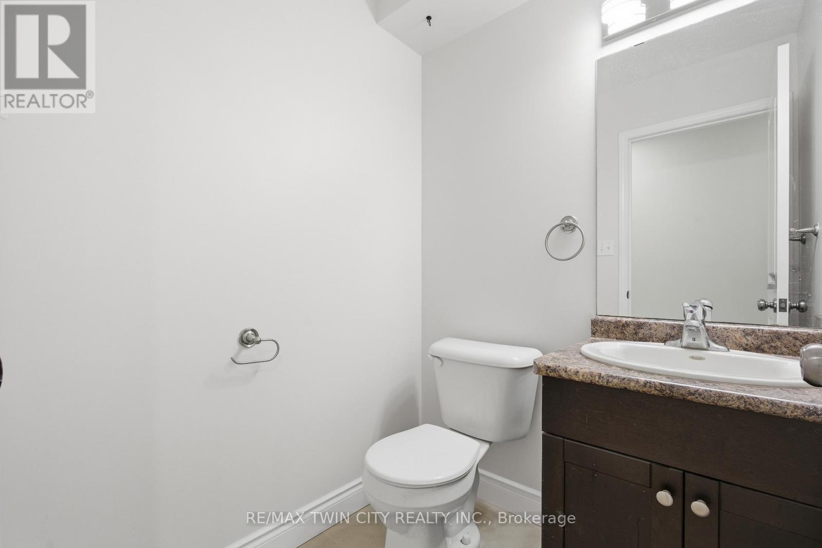 930 Zeller Crescent, Kitchener, Ontario  N2A 0C7 - Photo 10 - X12691094