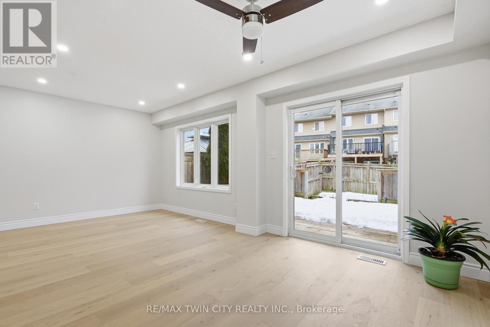 930 Zeller Crescent, Kitchener, Ontario  N2A 0C7 - Photo 15 - X12691094