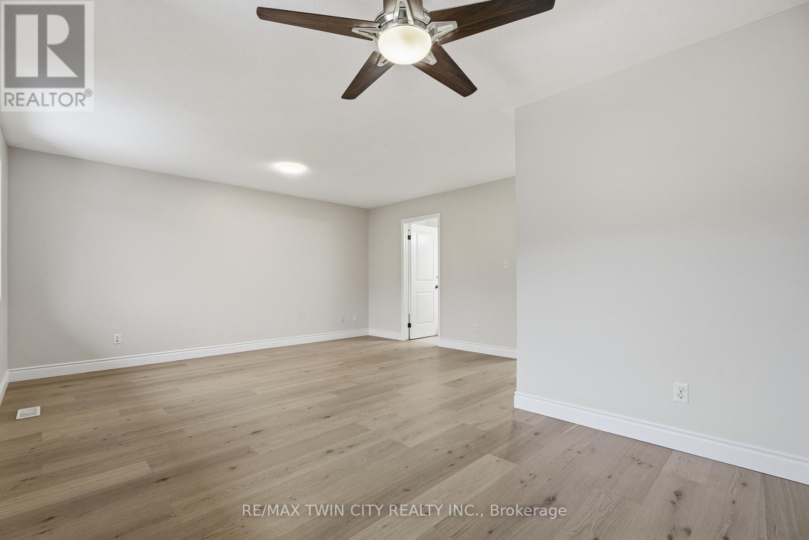 930 Zeller Crescent, Kitchener, Ontario  N2A 0C7 - Photo 19 - X12691094